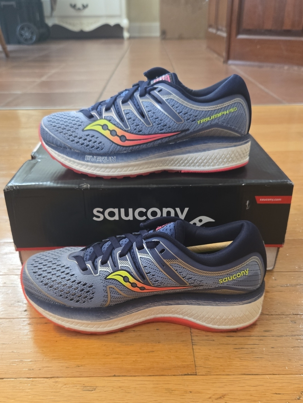 Saucony Triumph ISO 5 Women's Size 5M Running Shoes Navy Blue / Pink #S10462-1